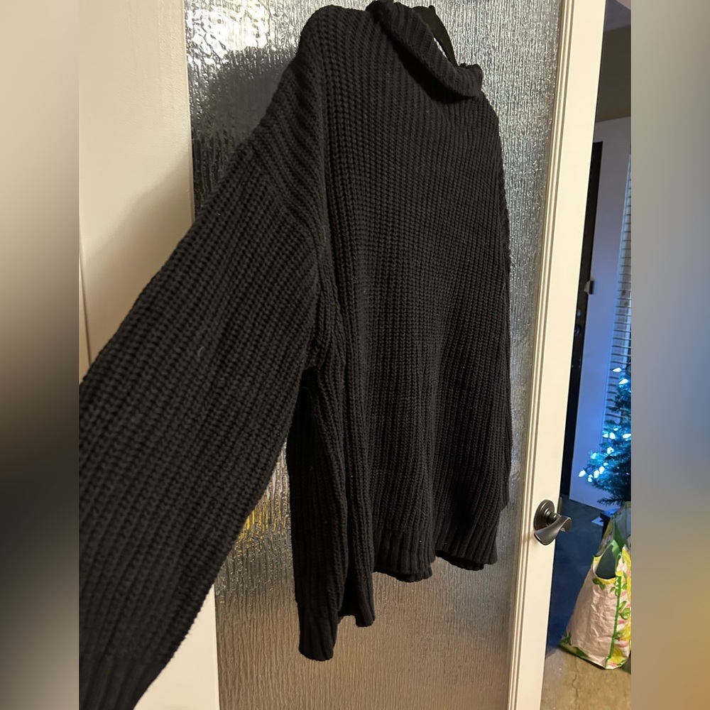 American Eagle Oversized Mockneck Sweater - Picture 6 of 6